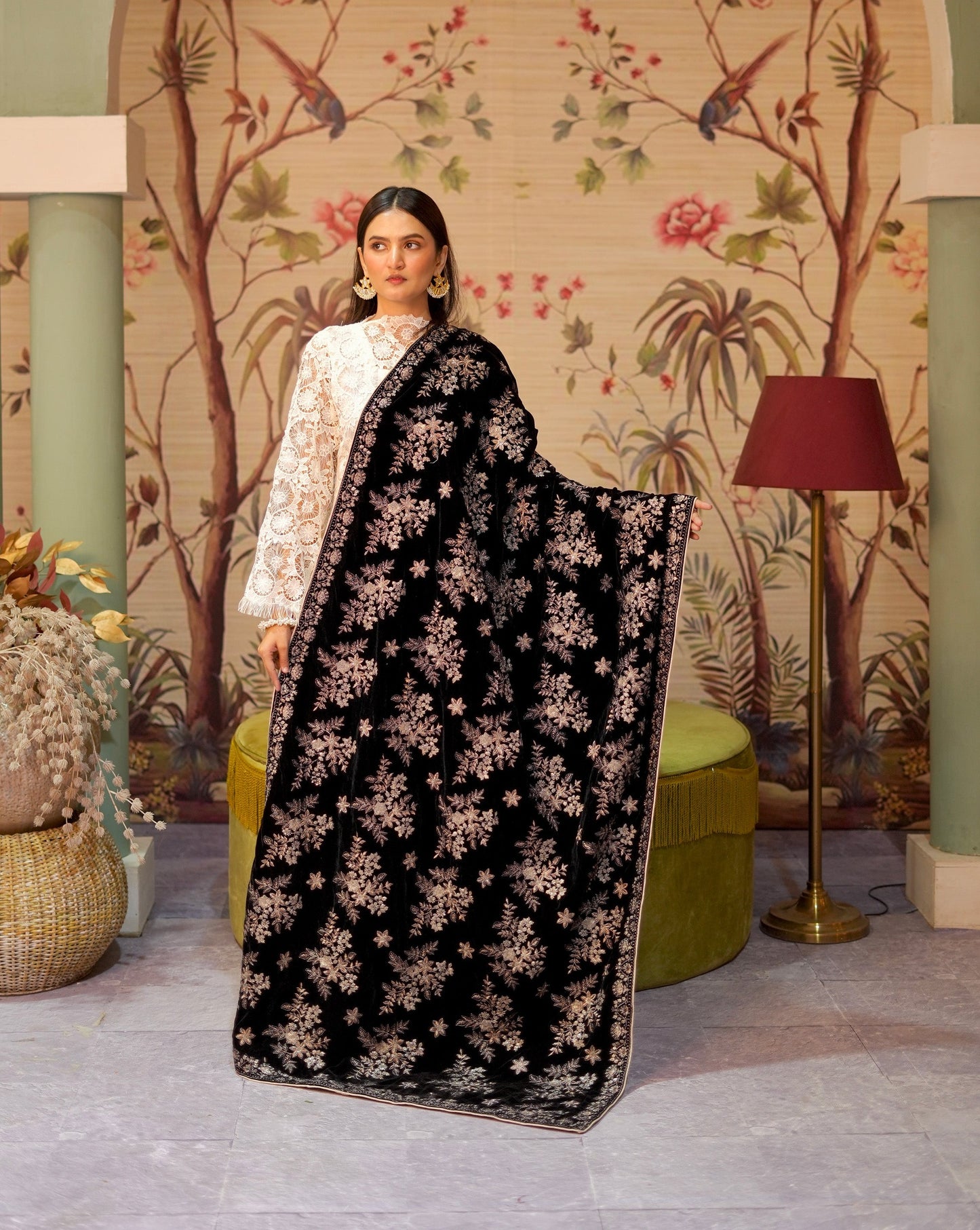 Black Pehnawa Shawl