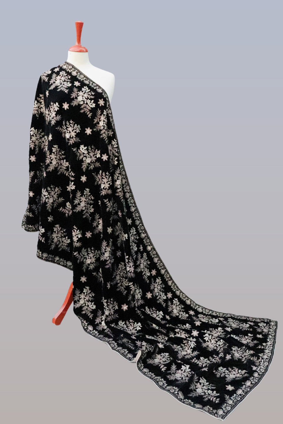 Black Pehnawa Shawl
