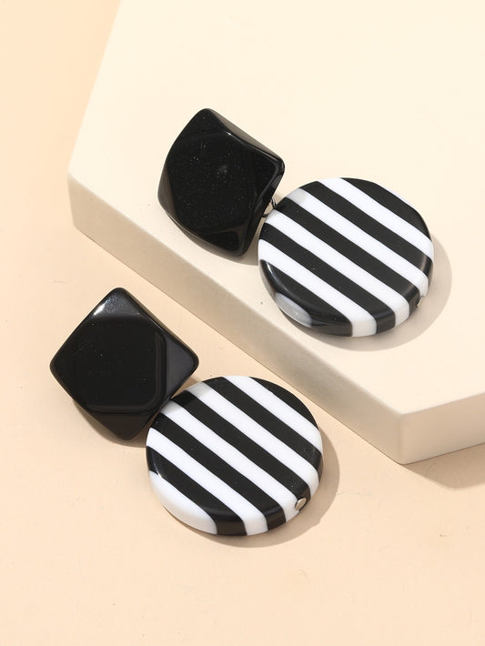 Bee Earrings (Black)